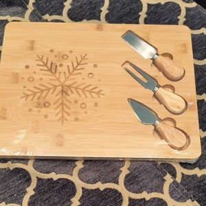NWT Bamboo Cheese Board with Knife Set